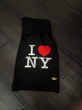 Black 'I ♥ NY' Knit Sleeve with Red Heart